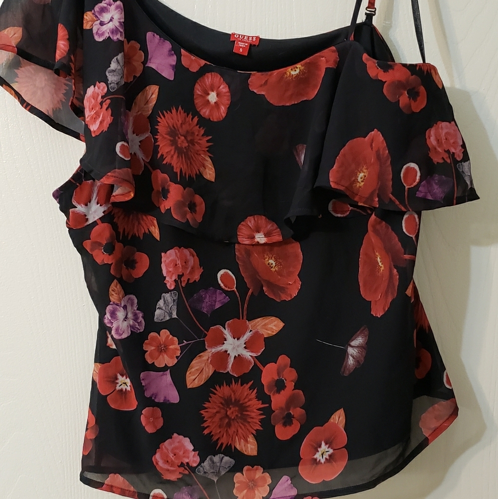 Guess black red one sleeve top, blouse, flowers